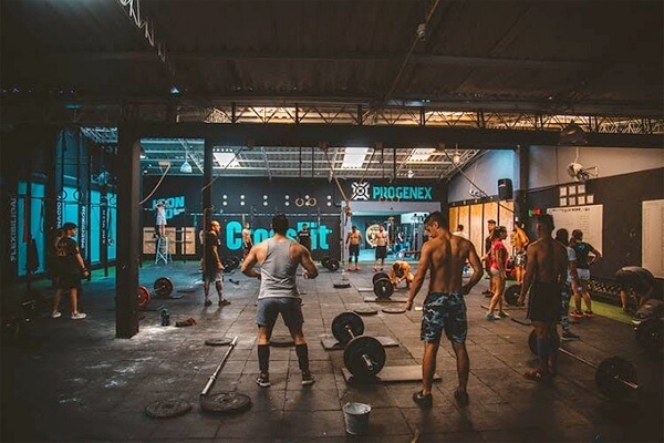 bao-nhieu-tuoi-moi-nen-su-dung-may-tap-gym