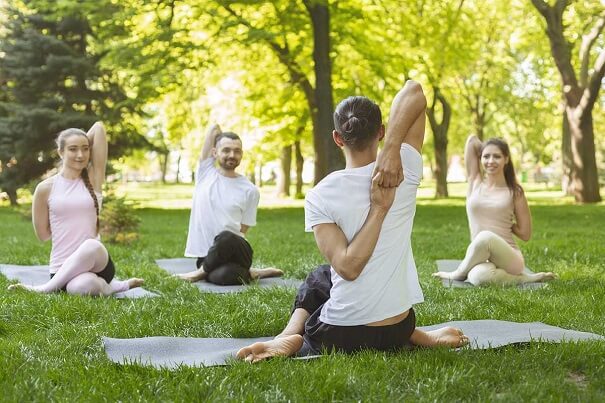 tap-yoga-the-thao-ngoai-troi